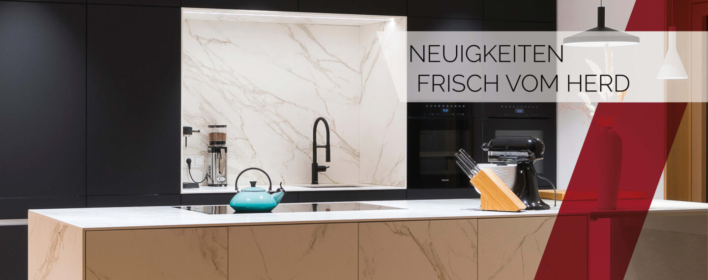 Moderne Designküche mit Kochinsel und Marmoroptik – aktuelle Trends und Neuigkeiten rund um Küchen und Küchendesign